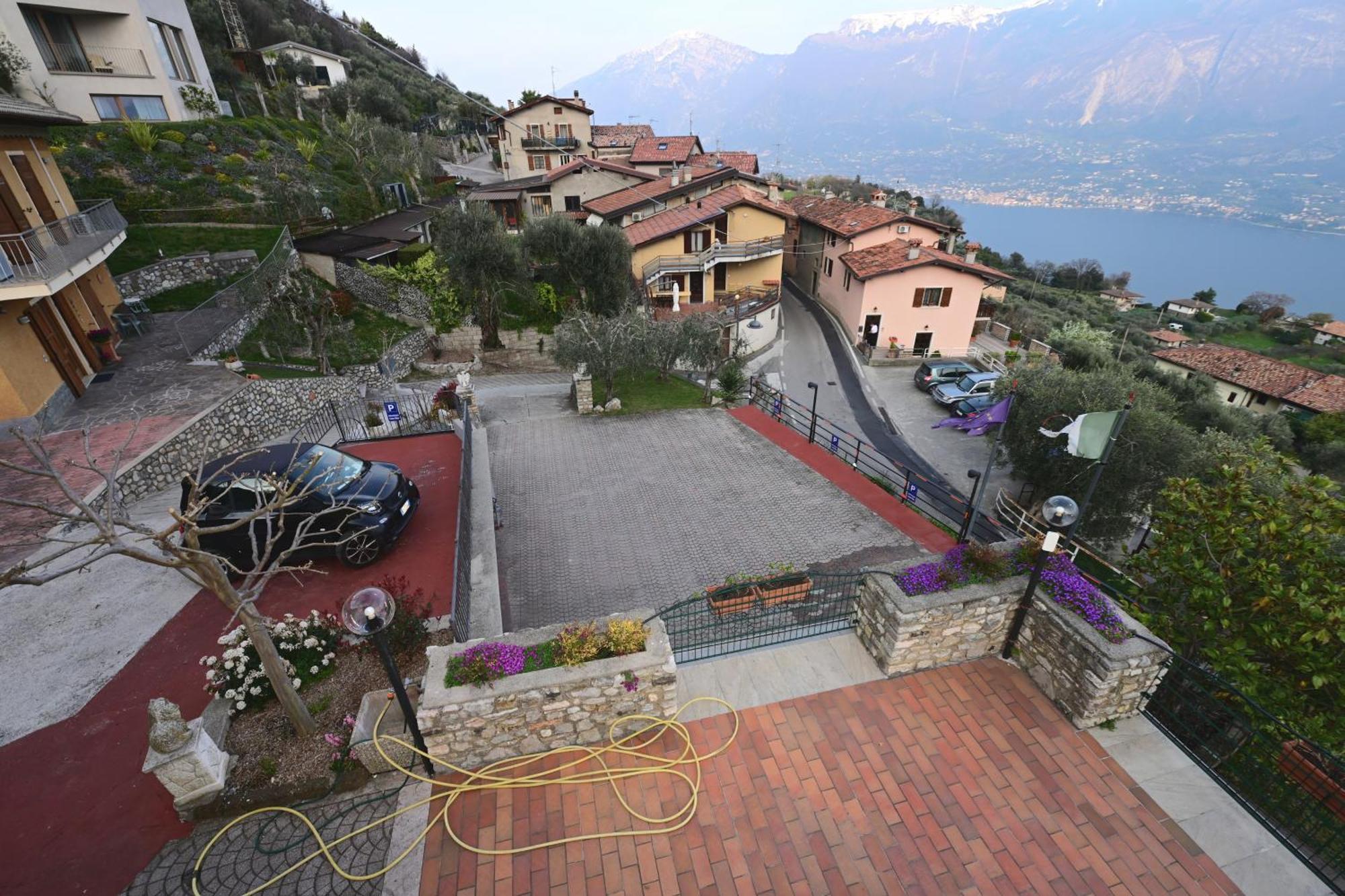 Casa Elka Residence Lake View And Pool By Garda Domus Mea Pieve  Exterior photo
